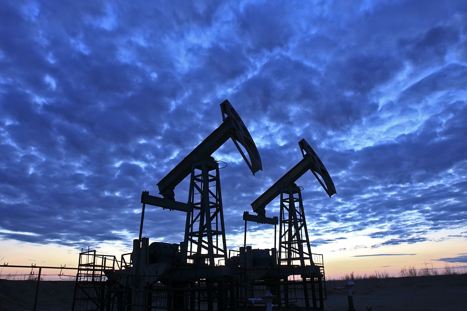 Нефть снова дешевеет