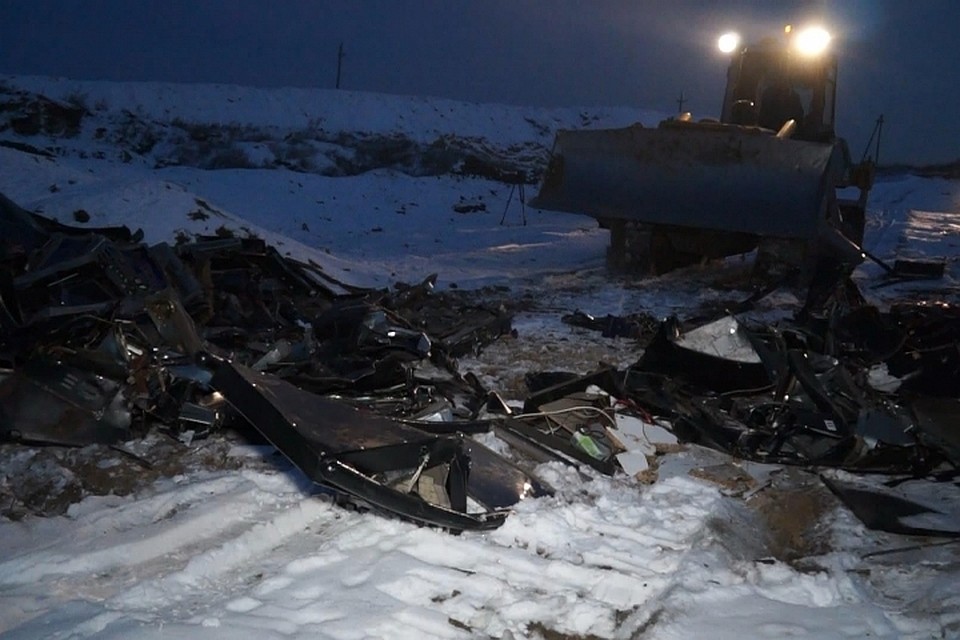 Пустили под гусеницы: 45 игровых автоматов уничтожили на полигоне в Иркутской области.Фото: пресс-служба СУ СК России по Иркутской области.