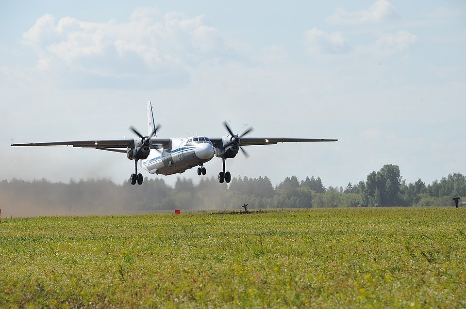 Грузовой самолет Ан-26