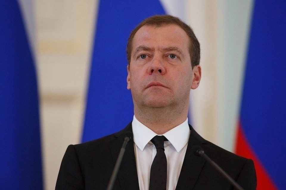 Премьер-министр России Дмитрий Медведев повысил срок пребывания в России для жителей Донбасса до 180 дней
