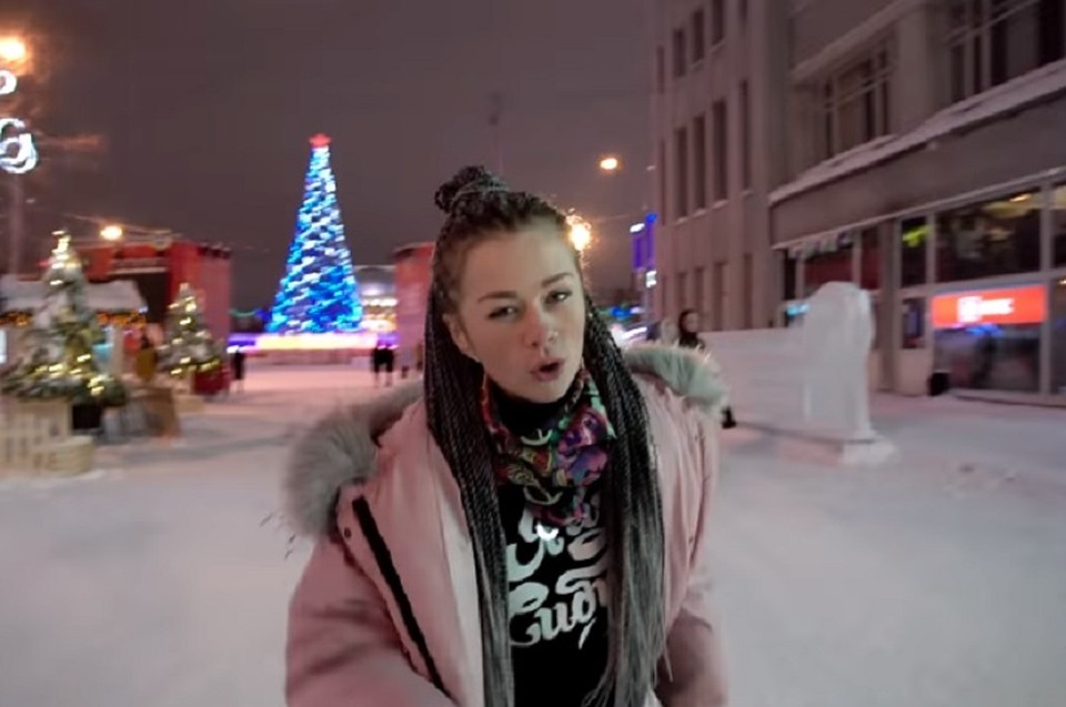 Lentos & Dым сняли клип о не самом традиционном отношении к Новому году. Фото: Кадр из видео.