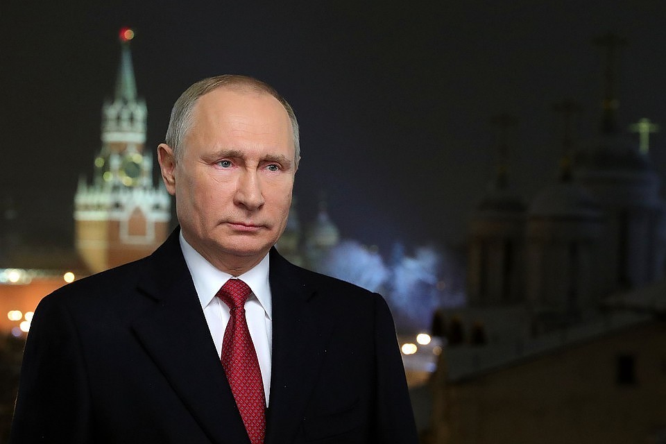 Президент России Владимир Путин выступает с традиционным новогодним обращением к гражданам своей страны