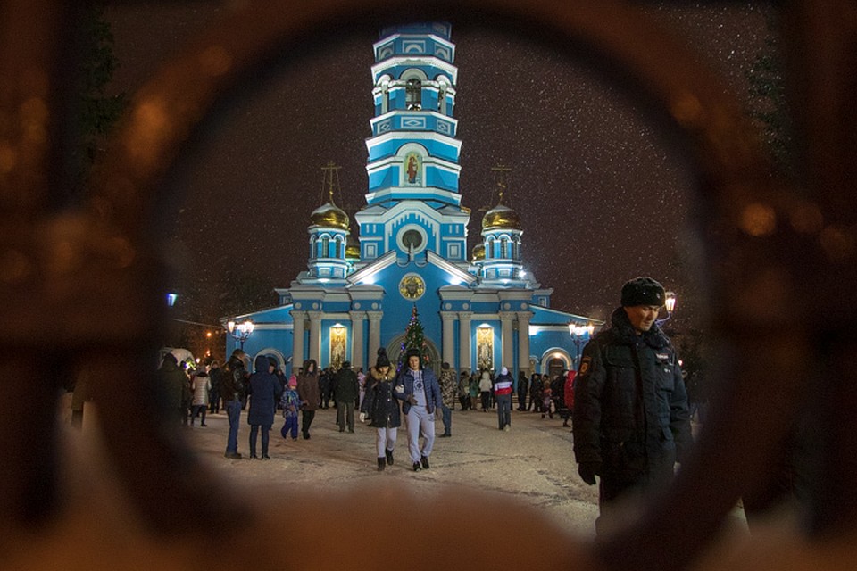 В уфимских храмах прошла рождественская служба