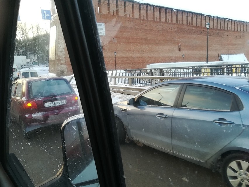 Утренние ДТП в Смоленске привели к большим заторам на дорогах. ФОТО: ВКонтакте.