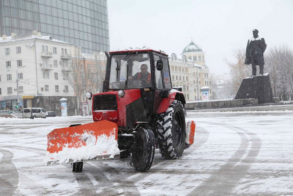 Коммунальщики в Республике круглосуточно расчищают снег