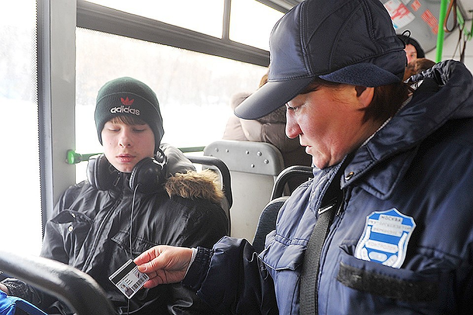 Если закон будет принят, то логично будет вообще отменить плату за проезд для несовершеннолетних