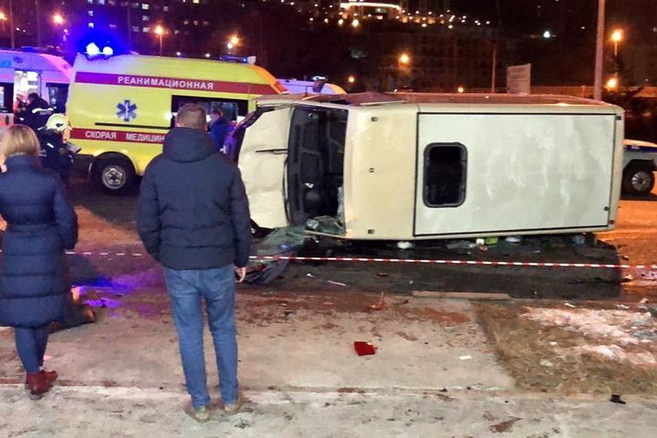 В массовом ДТП во Владивостоке пострадали больше десяти человек. Фото: Евгений Штыгайло