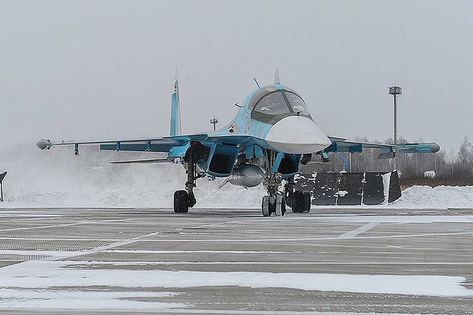 Истребитель-бомбардировщик Су-34