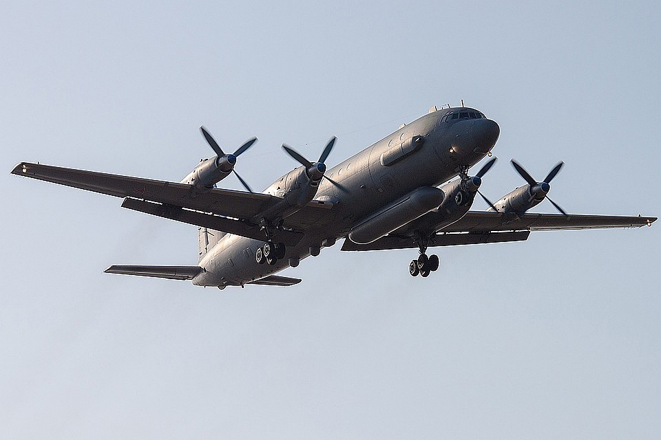 Советский военный самолет Ил-20