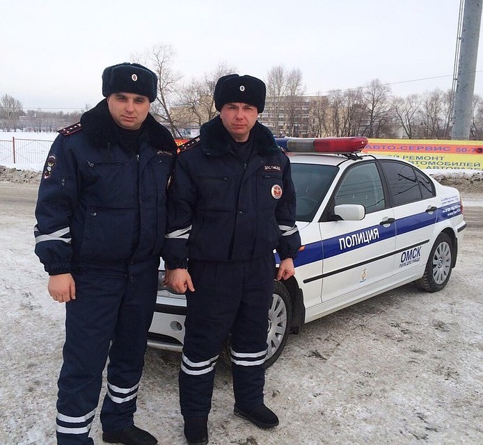 Госавтоинспекторы Алексей Несговоров и Дмитрий Мазуров