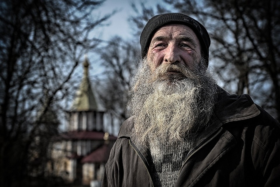 Фотоснимок Галины Семеновой сделан у стен Белобережского монастыря.
