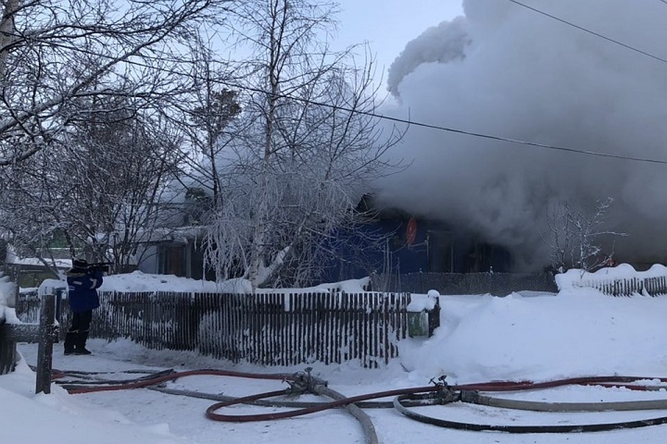 В Ноябрьске сгорел дом, жильцы которого ждали переезда Фото: admnoyabrsk.ru