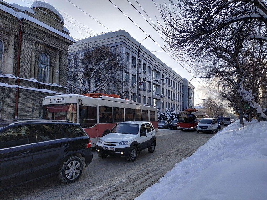Чернышевского встала из-за ДТП
