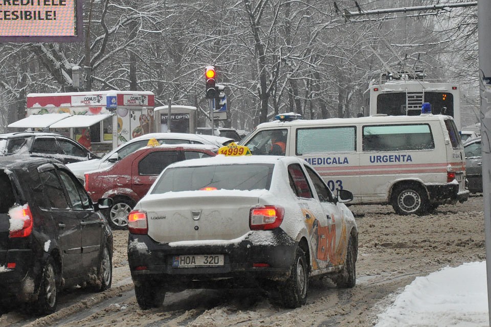 И эксперты подтвердили, что в Молдове очень плохие дороги.