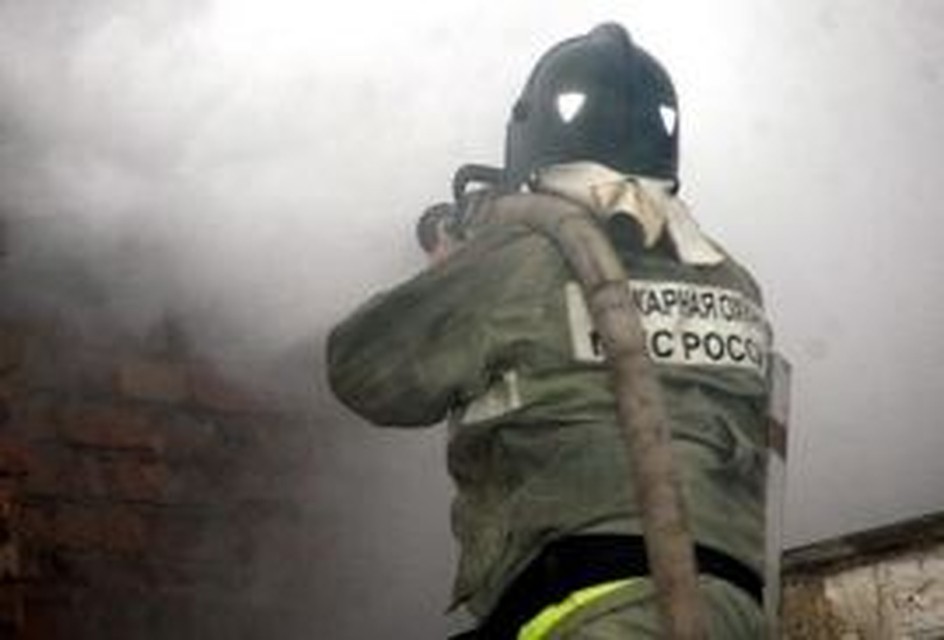 В Салехарде 18 пожарных тушили двухэтажный дом Фото: 89.mchs.gov.ru