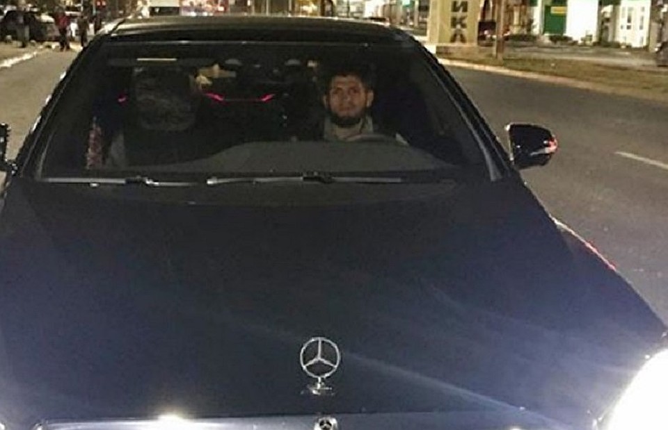 Кадыров подарил семье чемпиона UFC ещё один Mercedes