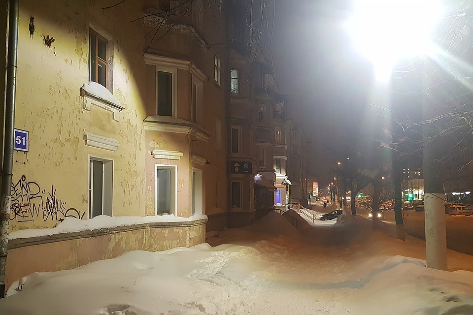 Жителям пообещали исправить работу ламп, которые мешали по ночам. Фото: vk.com/stroim_kirov