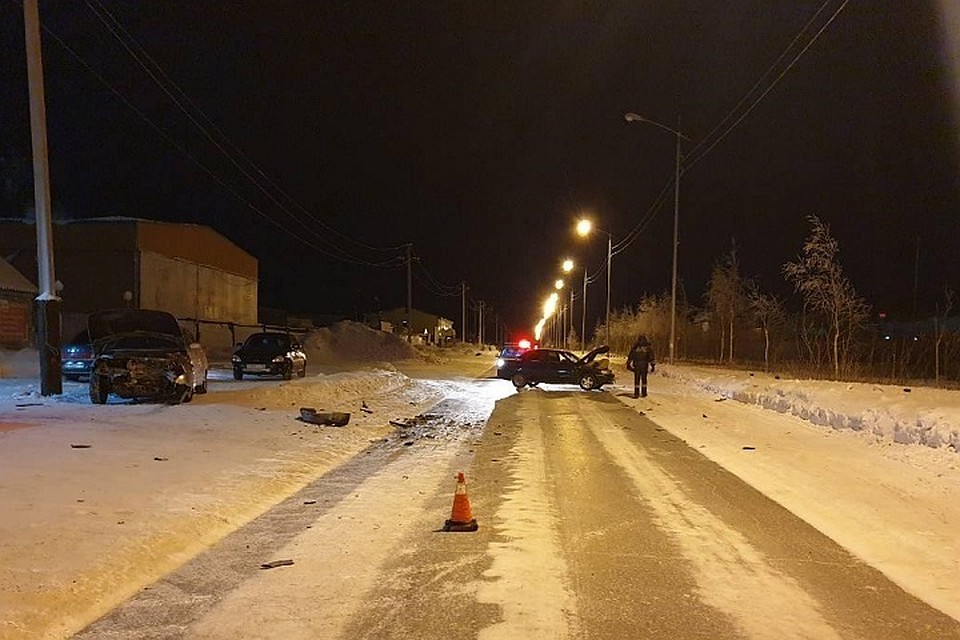 В Новом Уренгое две «Лады» не поделили дорогу Фото: Госавтоинспекция Ямала