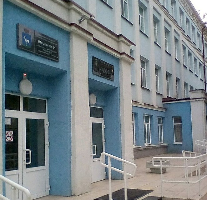 Родители долгое время защищали любимого директора