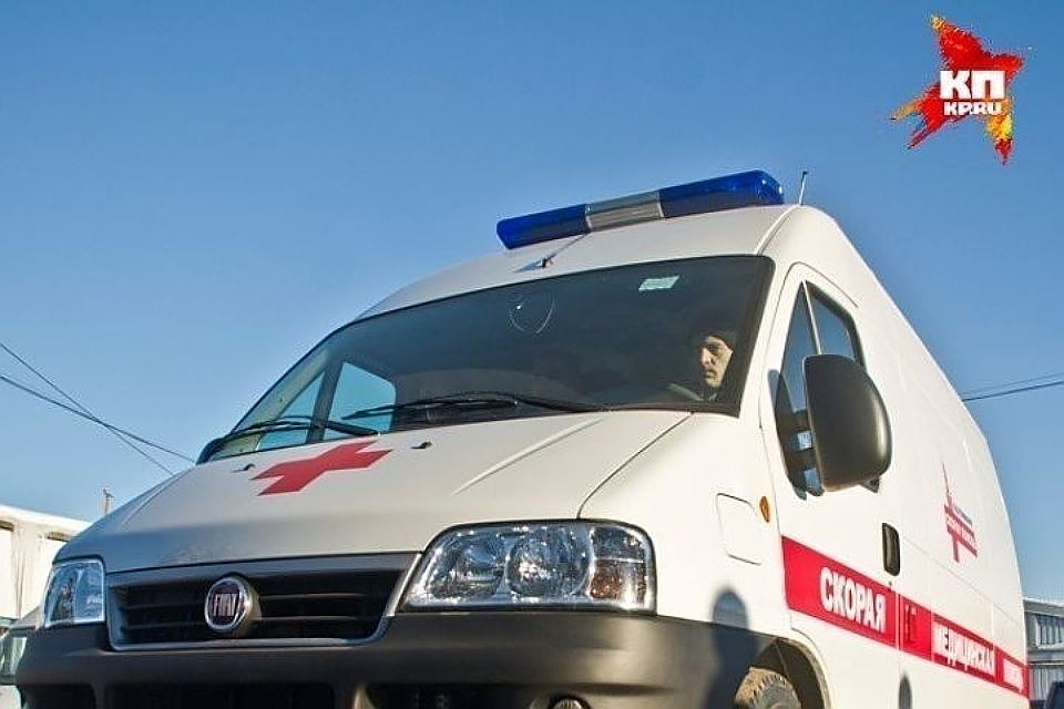 Пострадавшего отца хоккеиста доставили в больницу с ранением головы