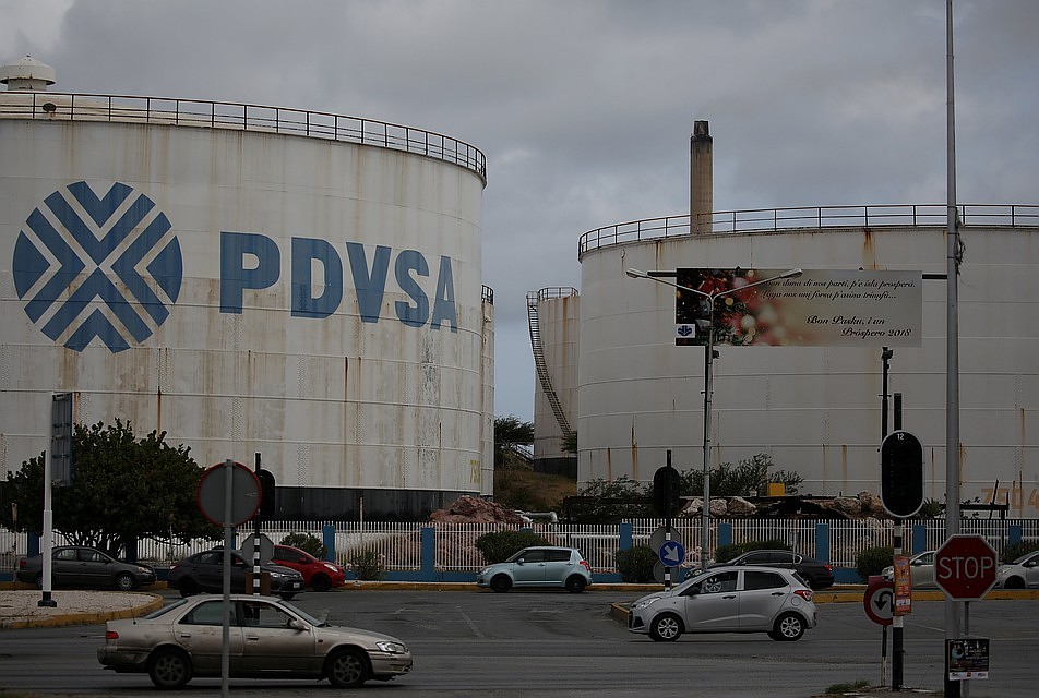 Венесуэльская государственная нефтяная компания PDVSA не открывала в "Газпромбанке" (ГПБ) новых счетов