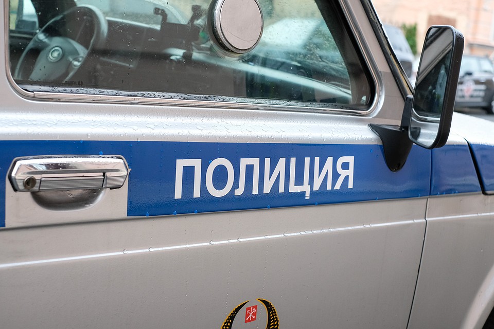 Полиция Петербурга разыскивает женщину, которая снимает порчу за золото
