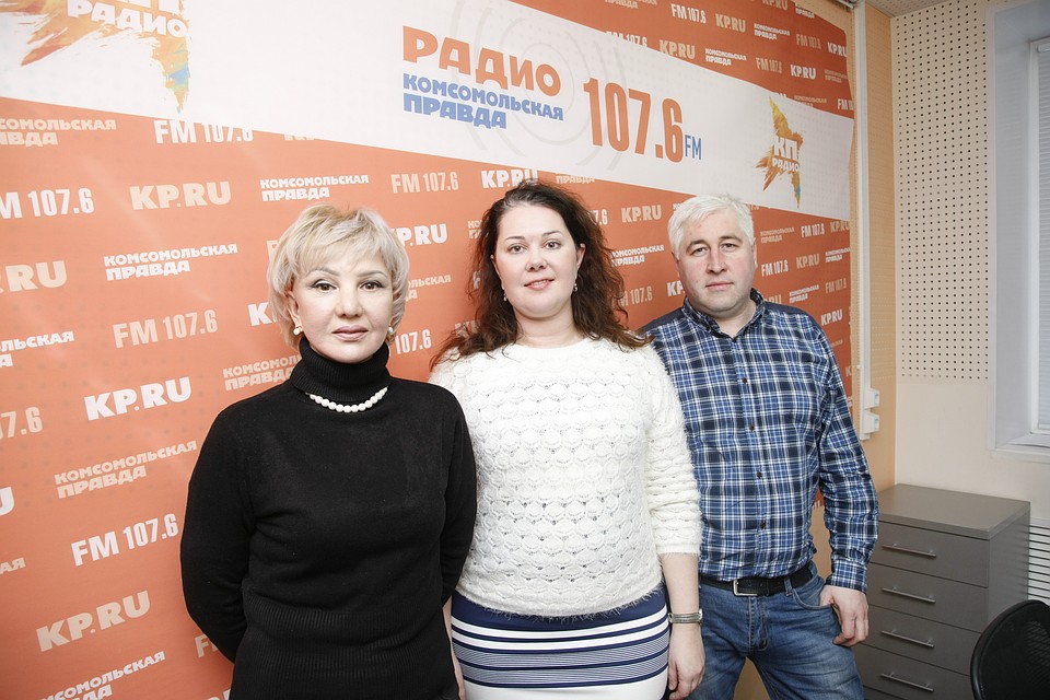 Лариса Киршина, председатель СНТ "Строитель", Мария Елизарьева, начальник отдела по работе с физлицами Регоператора по обращению с ТКО, Денис Алексеев, начальник договорного отдела по работе с юрлицами Регоператора по обращению с ТКО