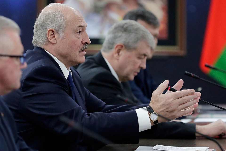 Президент Белоруссии Александр Лукашенко во время встречи с президентом России Владимиром Путиным по вопросам сотрудничества в сфере культуры, образования и спорта в образовательном центре "Сириус". Фото Михаил Метцель/ТАСС