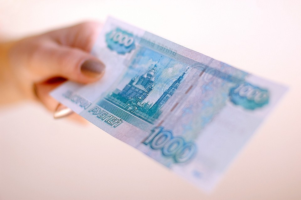 Рубль укрепился по отношению к евро и доллару