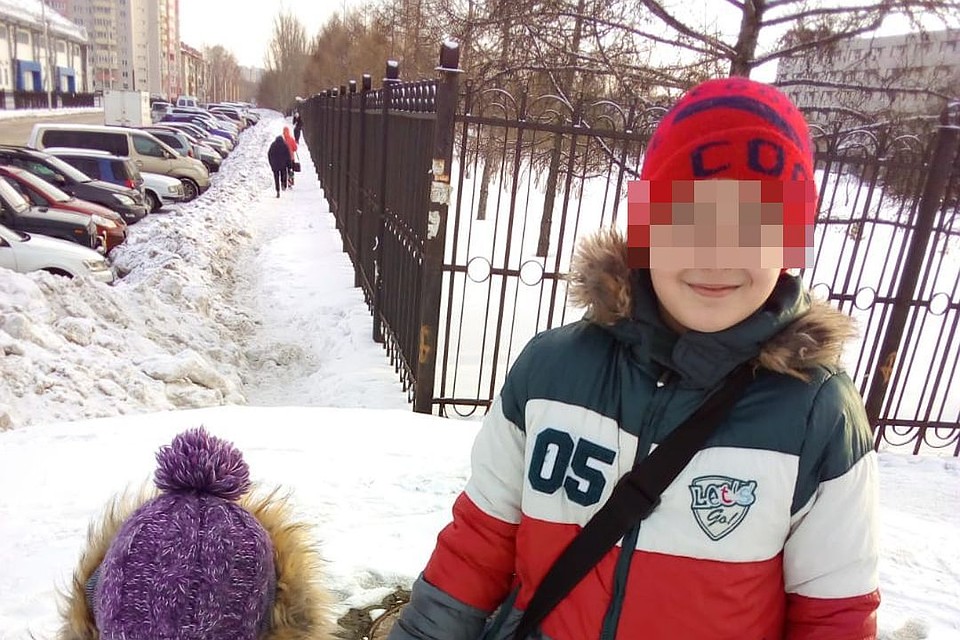 Илья провел пять уроков без обуви. Фото: предоставлено родителями Ильи.