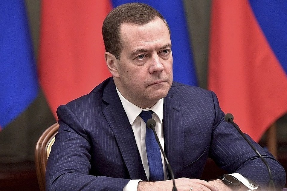 Медведев заявил о том, что неработающие пенсионеры получат дополнительные выплаты до 1 июля