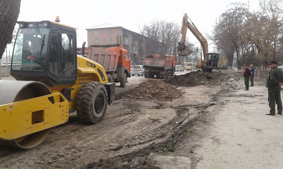 Городские службы приступили к расширению проспекта Жибек-Жолу.