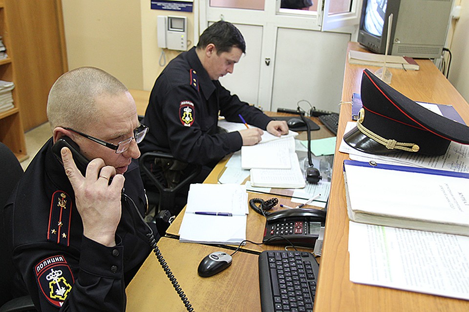 Сейчас записи камер видеонаблюдения изучают сотрудники полиции