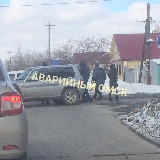 В Омске сбили школьницу, перебегавшую дорогу