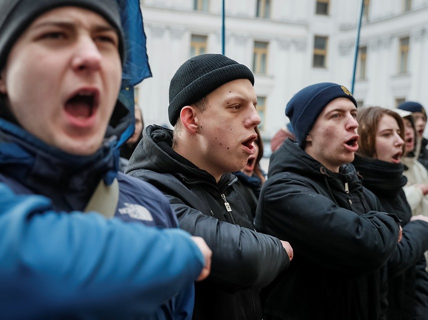 Националисты пришли на митинг Порошенко в Житомире