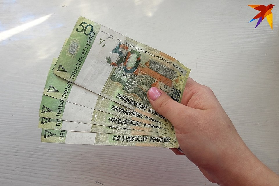 Из-за новой системы оплаты труда зарплаты медиков не должны сократиться.