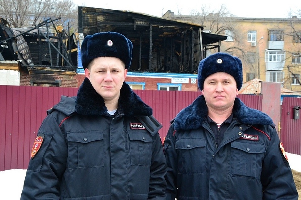 Алексей Буйволов и Андрей Устимов быстро сориентировались и помогли людям