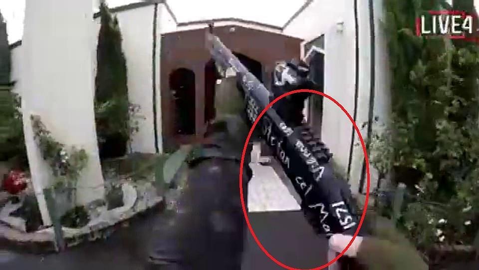 У одного из нападавших на оружии было написано имя молдавского господаря Штефана чел Маре. Фото: deschide.md