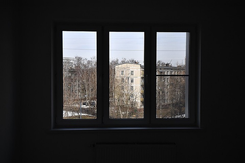 Девушка упала с высоты пятого этажа