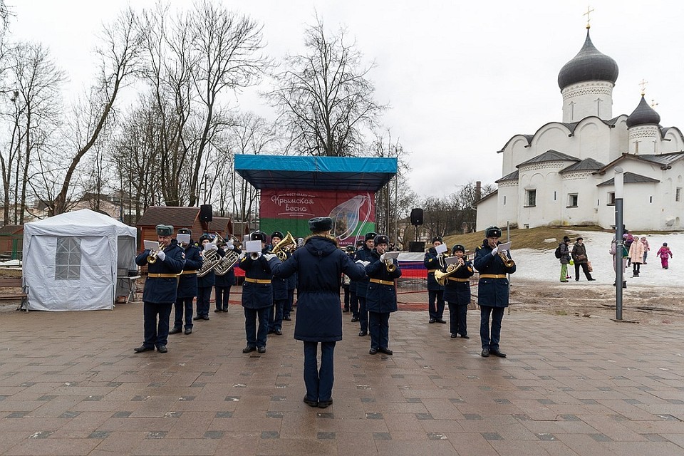 В Пскове 17 марта прошел концерт "Крымская весна".