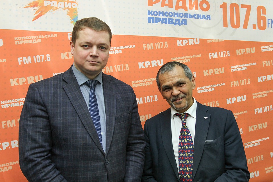 Сергей Тюренков, руководитель управления продаж энергии Удмуртского филиала АО "ЭнергосбыТ Плюс" и Нил Миназетдинов, руководитель регионального центра стратегических коммуникаций группы "Т Плюс", город Ижевск