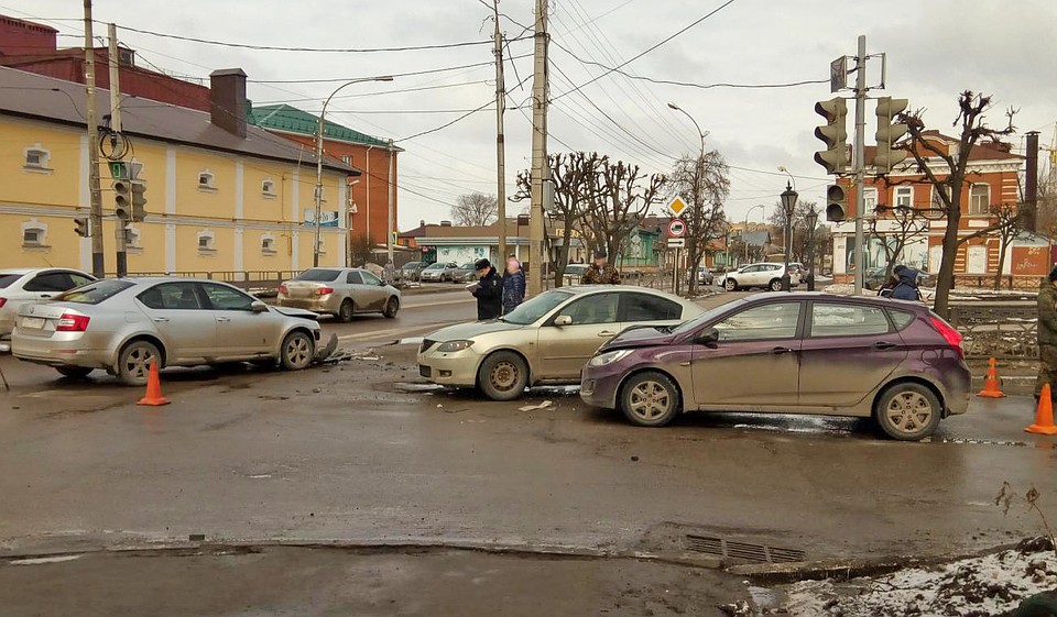 Травмы получили 2-летняя девочка и еще две женщины