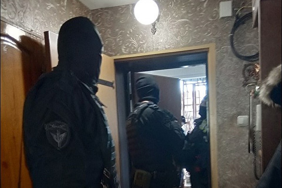 Проводить обыск приехал ОМОН в камуфляже. Фото: предоставлено героем материала.