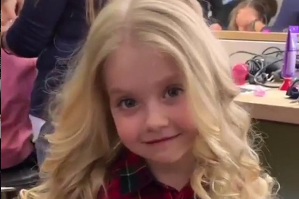 5-летняя Лиза Галкина с каждым днём все больше напоминает свою маму Аллу Пугачеву