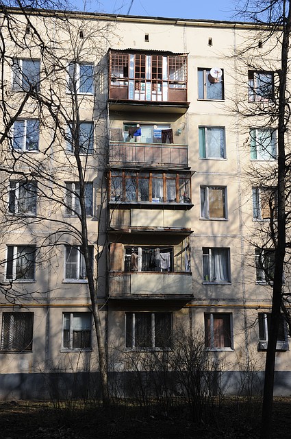 Ревнивый омич, полезший по балконам проверить любимую, сорвался вниз
