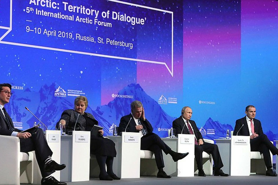 В разговоре про развитие Арктики Владимир Путин несколько раз упоминал Мурманскую область. Фото: kremlin.ru