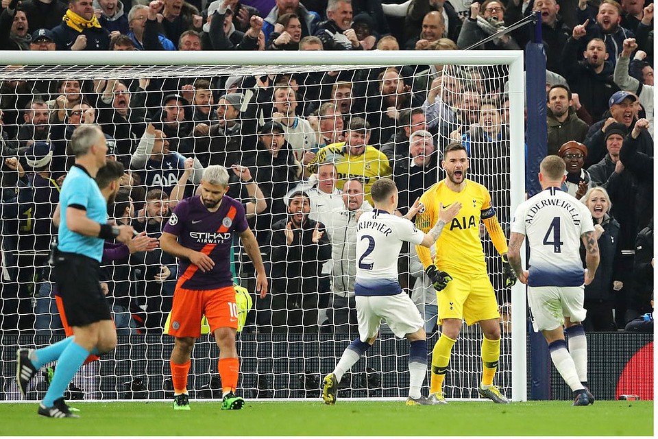 Только что Уго Льорис потащил удар Серхио Агуэро. Фото: twitter.com/ChampionsLeague