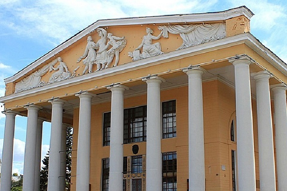Жителям Тюменской области впервые покажут спектакли на чувашском языке. Фото drama21.ru
