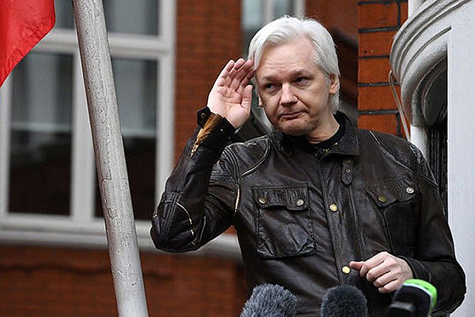 Основателя Wikileaks Джулиана Ассанжа арестовали в Лондоне. Фото: EPA.