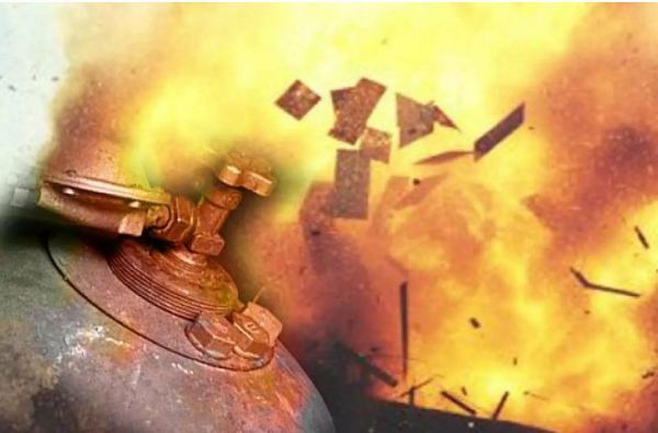 Причиной ЧП стал взрыв газового баллона